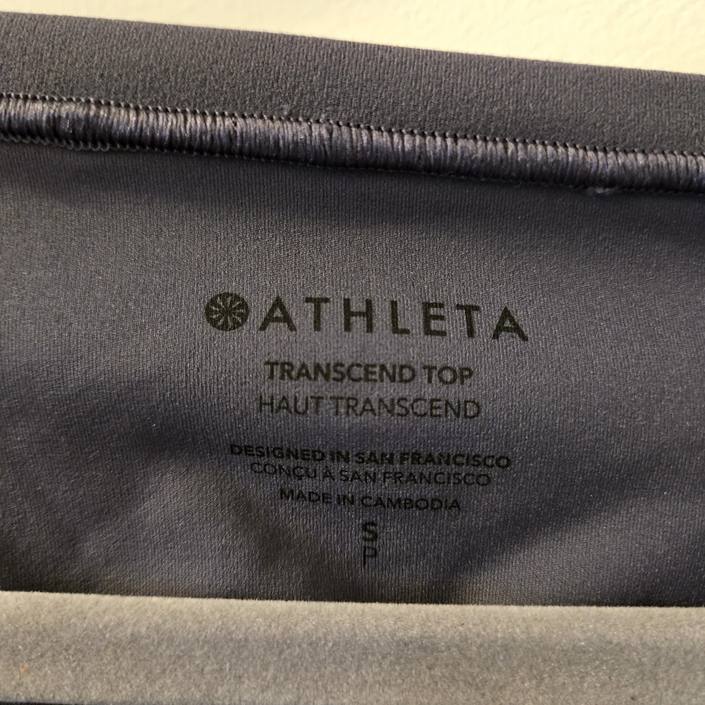Athleta Transcend Top in Charcoal - Picture 3 of 5